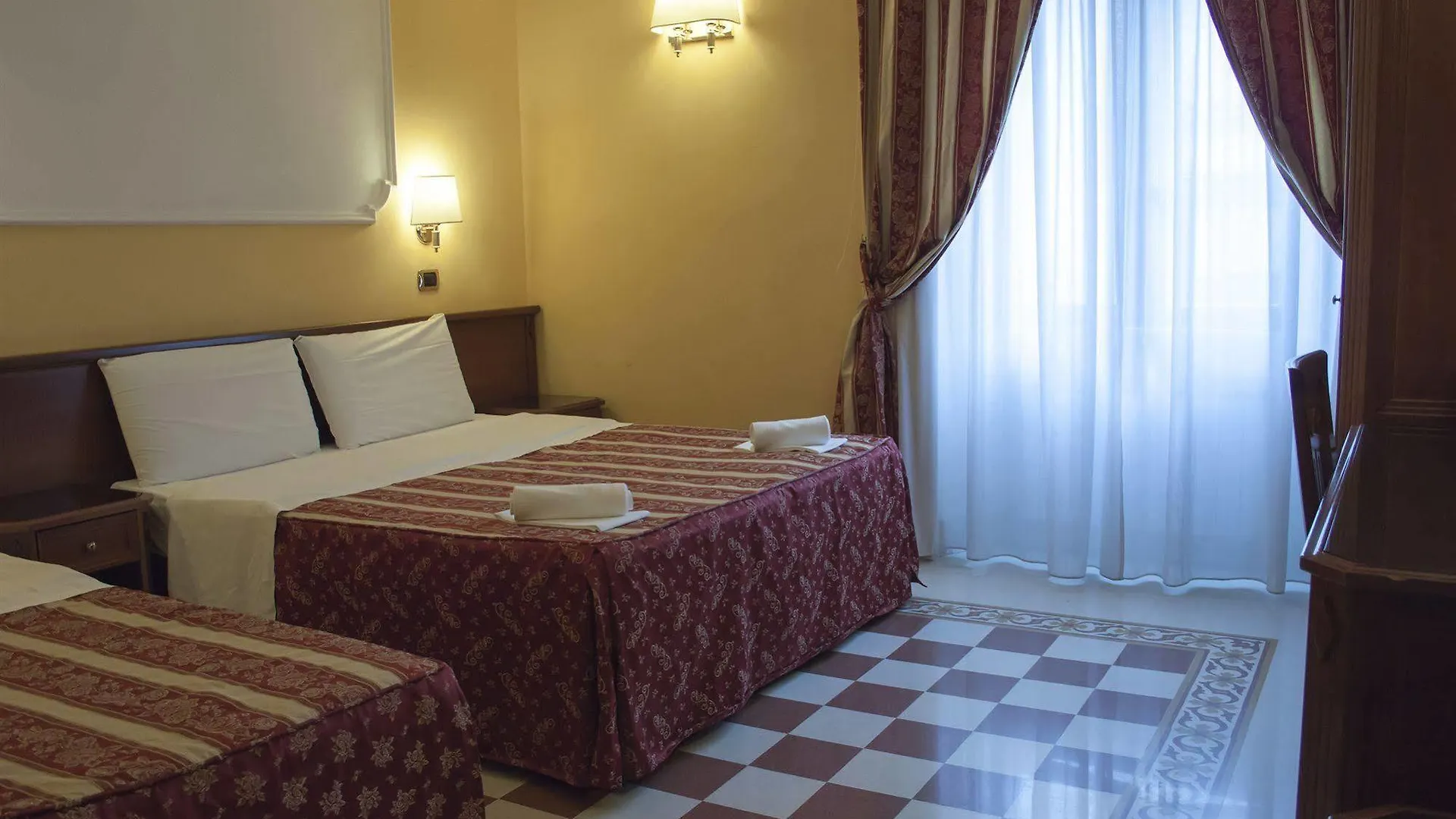 Hotel Clara Domus Rzym 2*,  Włochy